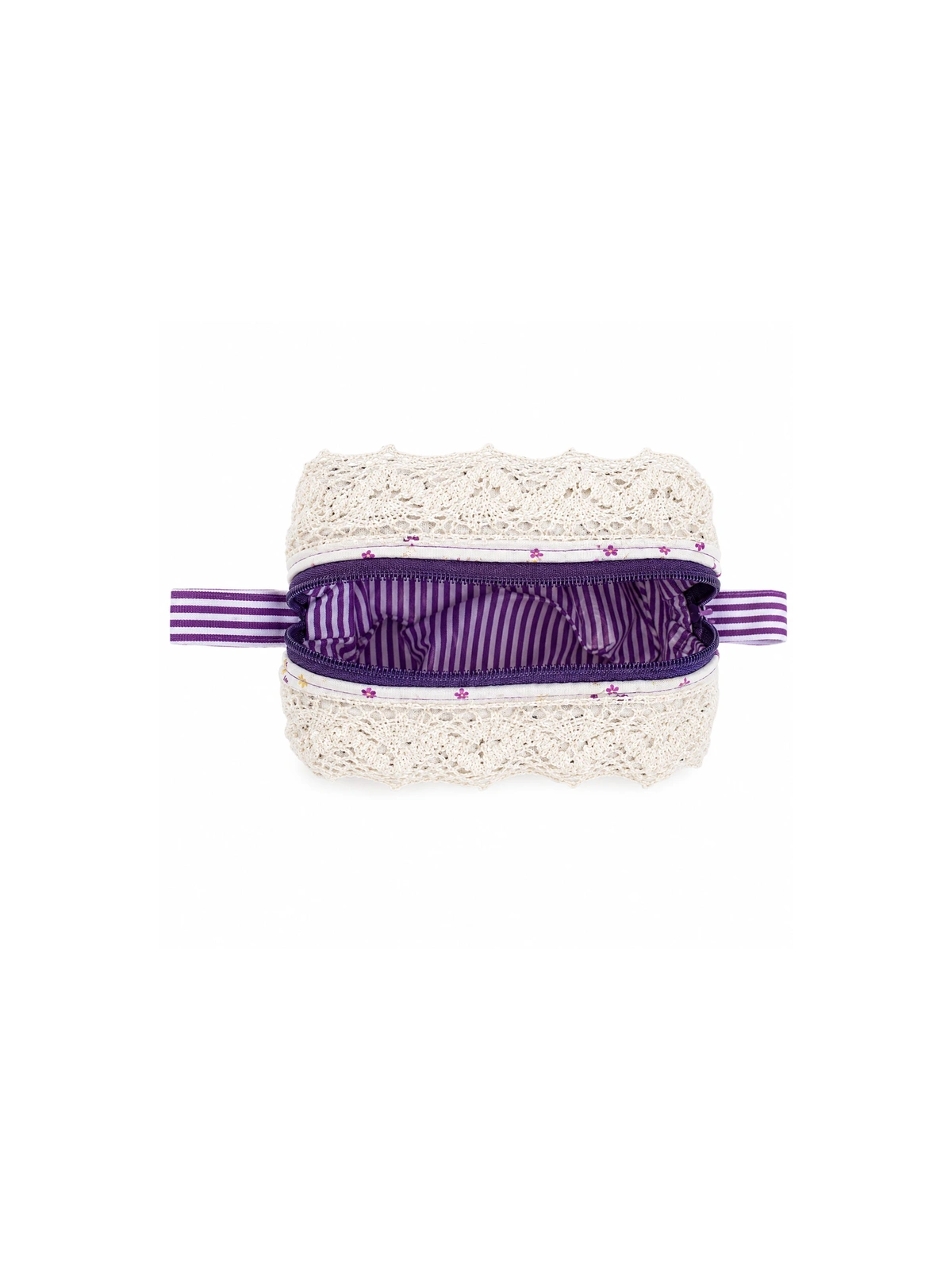 Petiite trousse artisanale matelassée en tissu fleuri avec dentelle | Accessoire fait main